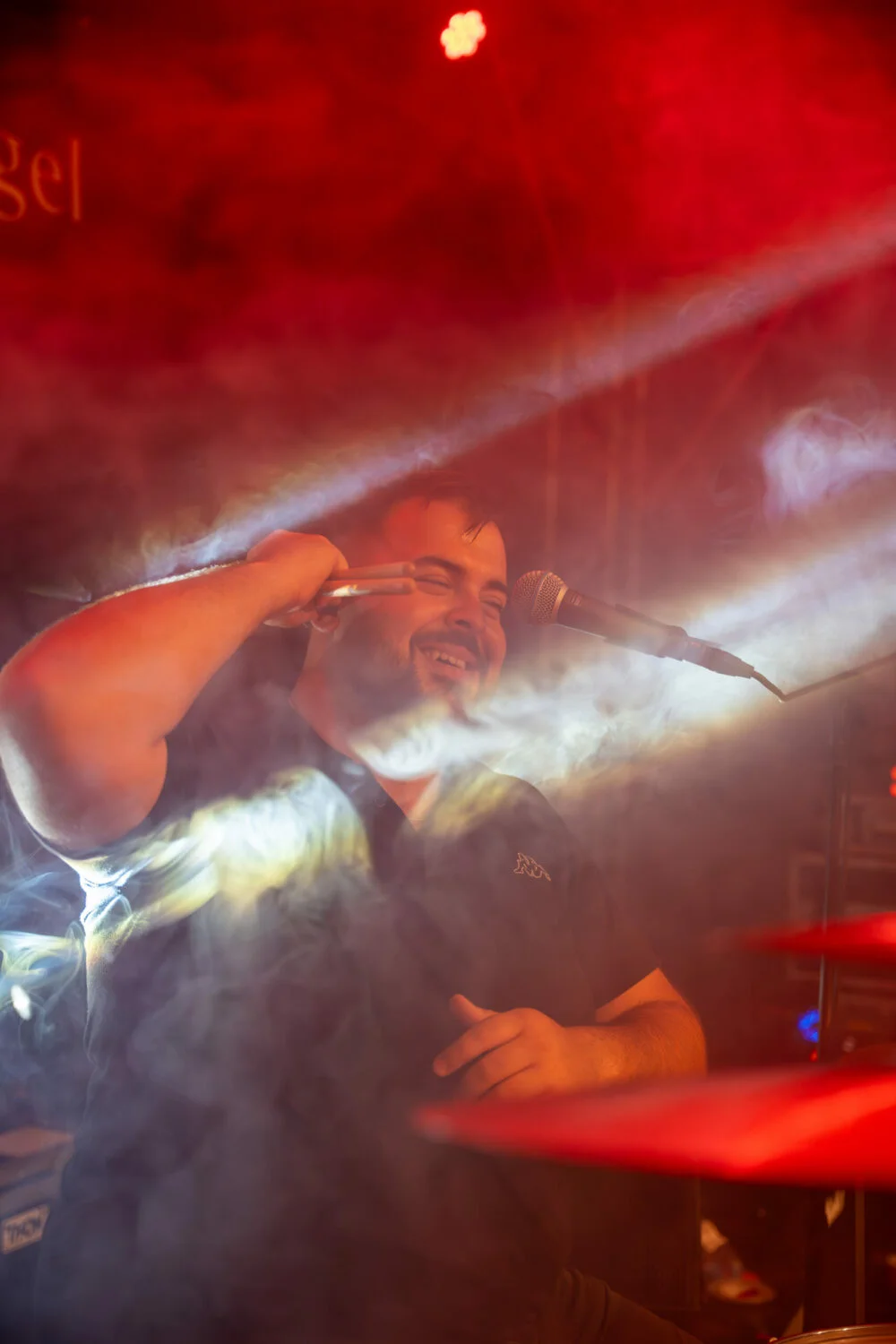 Coverband Lay Down Layla auf einer Open-Air-Bühne