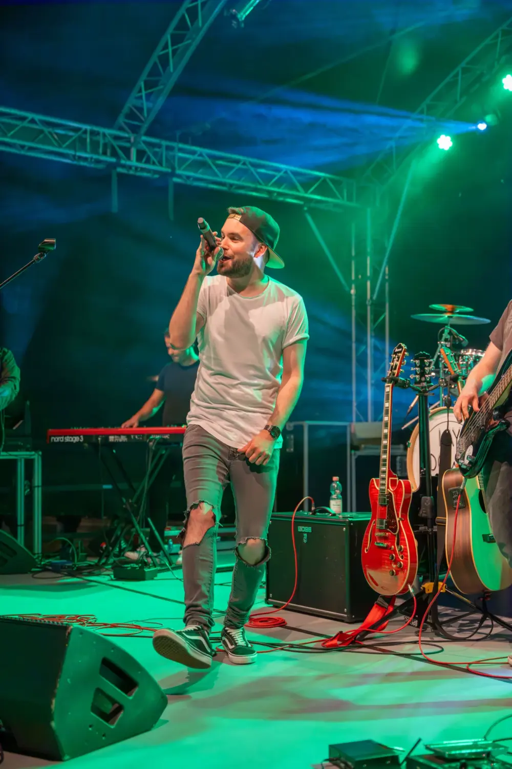 Lay Down Layla auf einem Festival in der Region